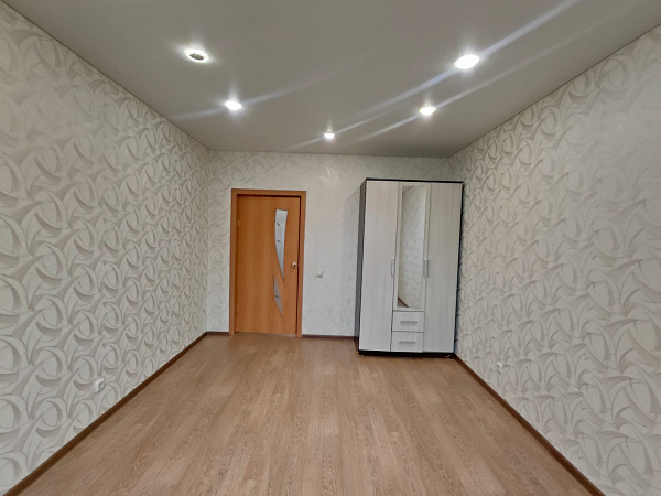 2-к квартира, 58 кв. м, Оренбург, улица Фронтовиков, дом 6/1