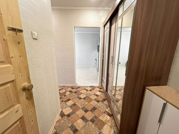 1-к квартира, 37 кв. м, Оренбург, улица Желябова, 25/1