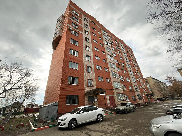 1-к квартира, 37 кв. м, Оренбург, улица Желябова, 25/1