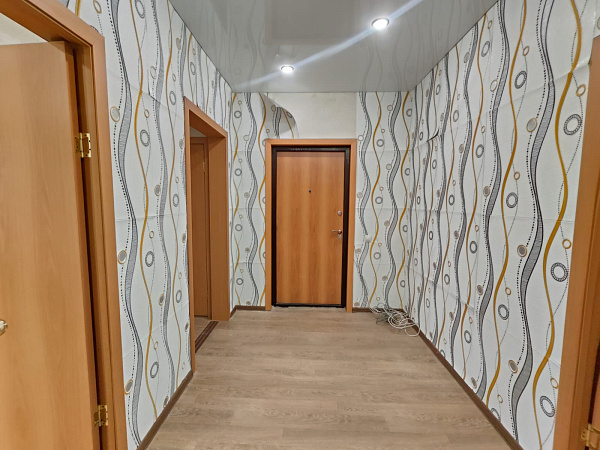 2-к квартира, 58 кв. м, Оренбург, улица Фронтовиков, дом 6/1