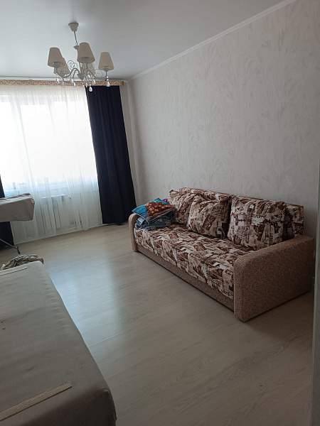 2-к квартира, 60 кв. м, Оренбург, улица Поляничко, 1