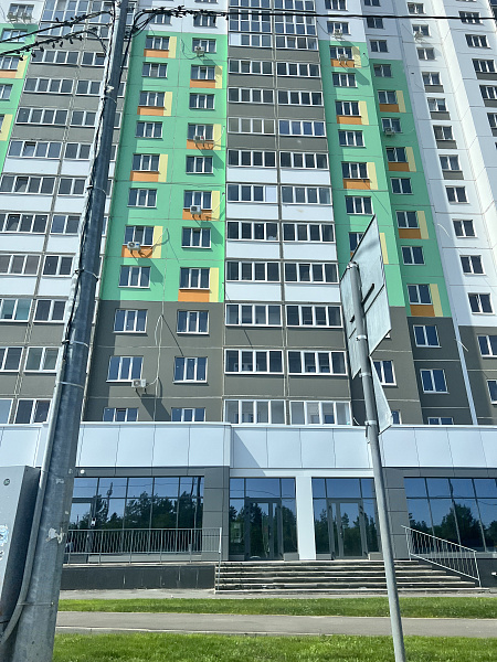 3-к квартира, 80 кв. м, Оренбург, улица Братьев Хусаиновых, 6