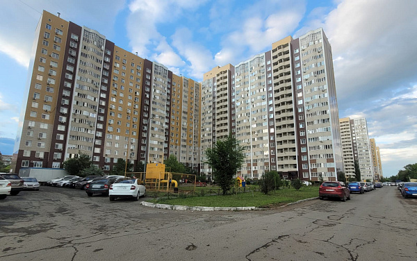 2-к квартира, 58 кв. м, Оренбург, улица Геннадия Донковцева, 13