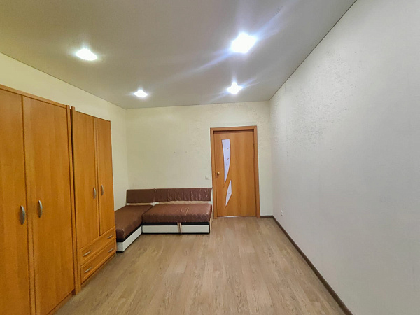 2-к квартира, 58 кв. м, Оренбург, улица Фронтовиков, дом 6/1