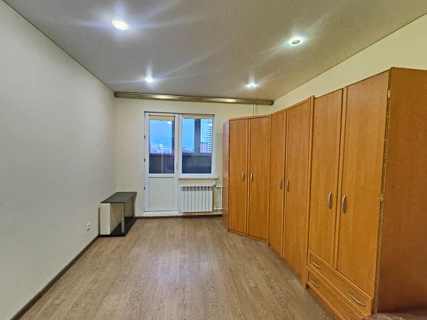 2-к квартира, 58 кв. м, Оренбург, улица Фронтовиков, дом 6/1