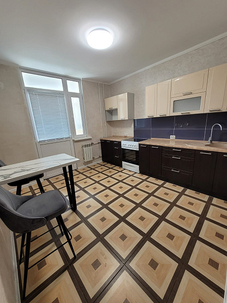 2-к квартира, 58 кв. м, Оренбург, улица Геннадия Донковцева, 13