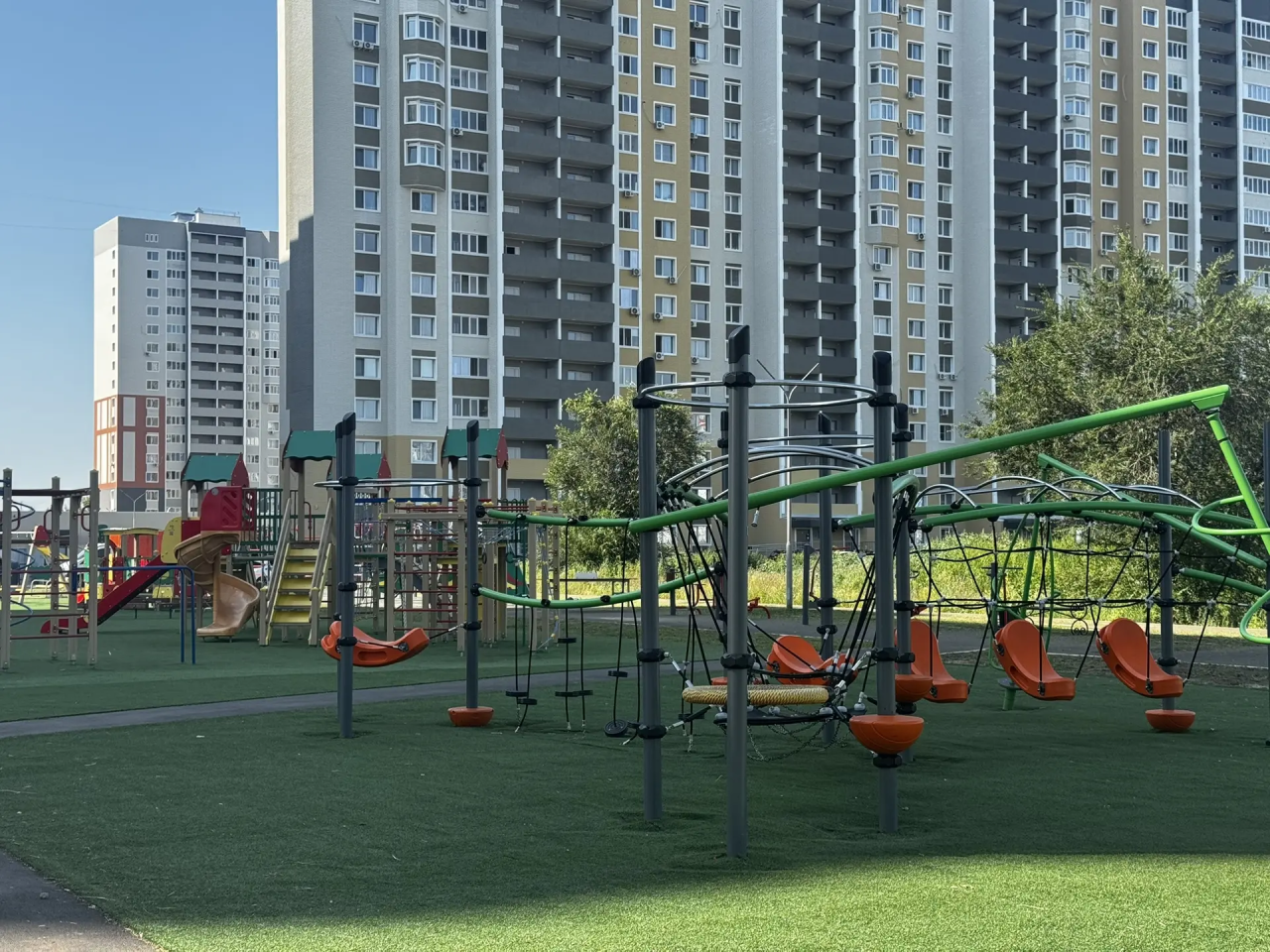 2-комнатная квартира, 60 кв.м., проспект Победы, дом 153А, Оренбург