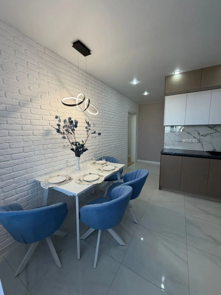 2-комнатная квартира, 58 кв.м., улица Автомобилистов, дом 13, Оренбург