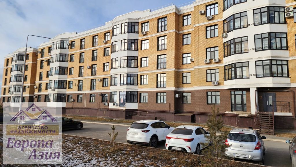 2-комнатная квартира, 56 кв.м., улица Ильи Глазунова, дом 2, Оренбург